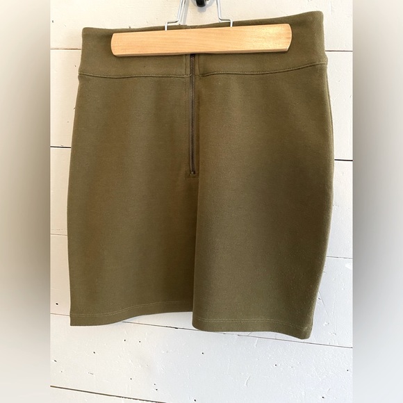 Mini skirt - Silence and Noise - Picture 2 of 5